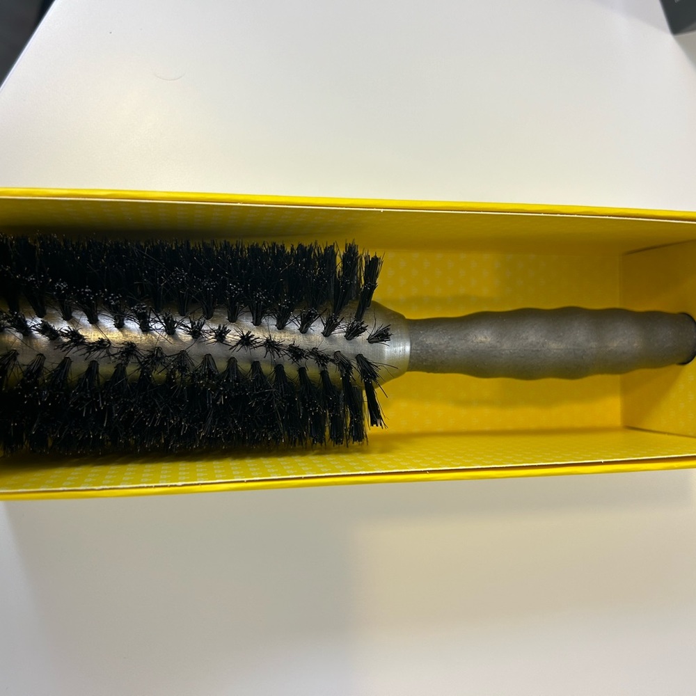 Dry Bar “Full Keg” Boar Head Bristle Round Brush